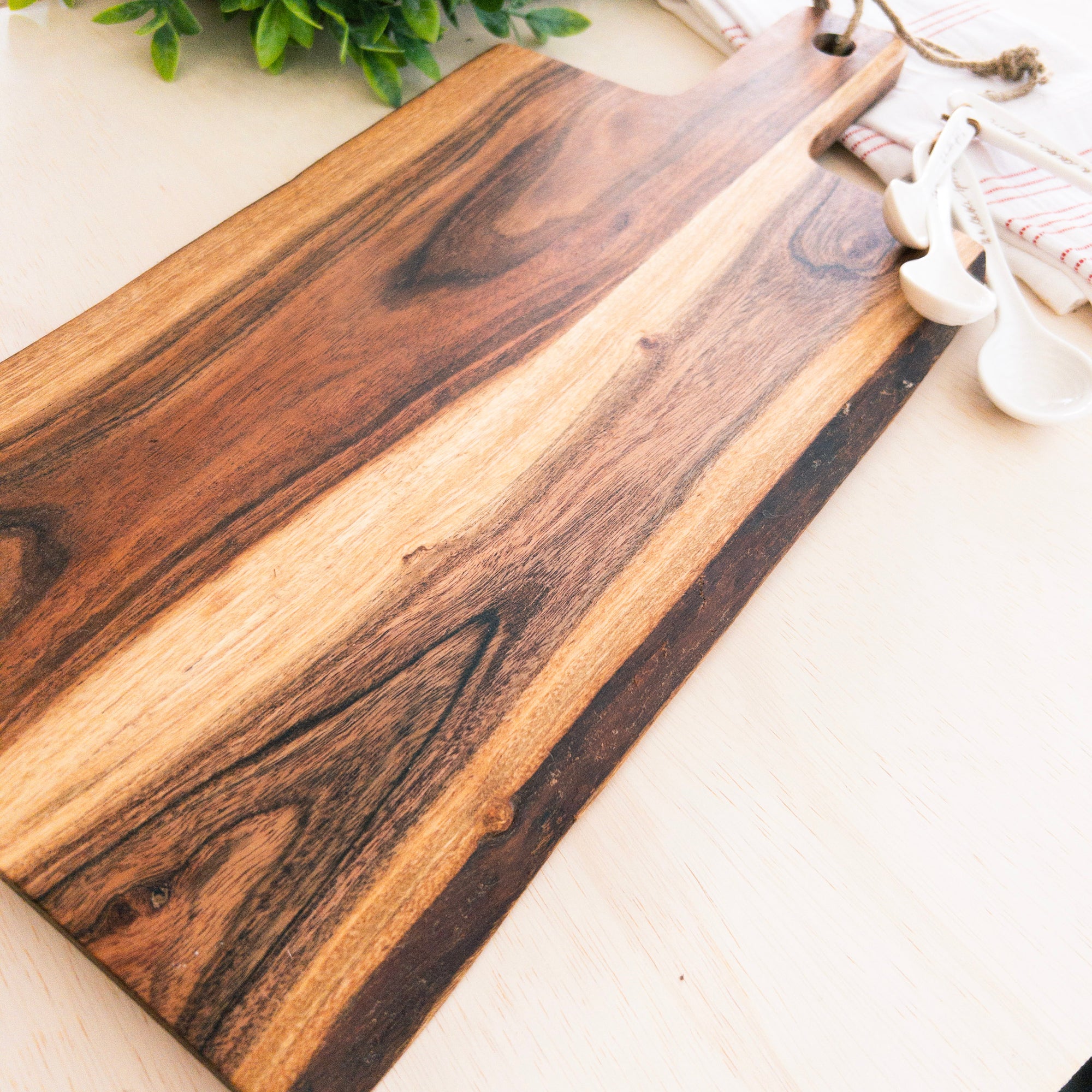 Live-edge Acasia Cutting Boards