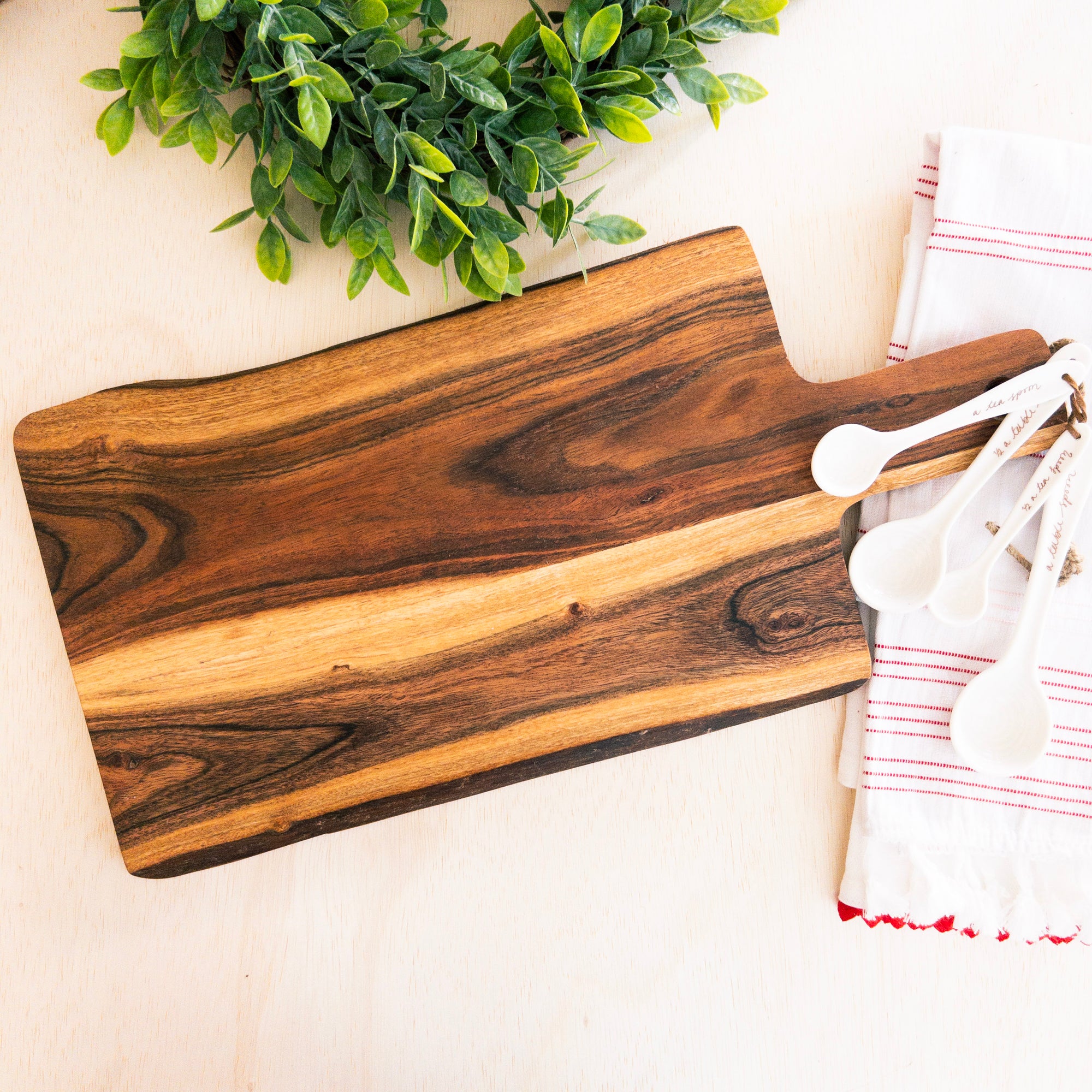 Live-edge Acasia Cutting Boards