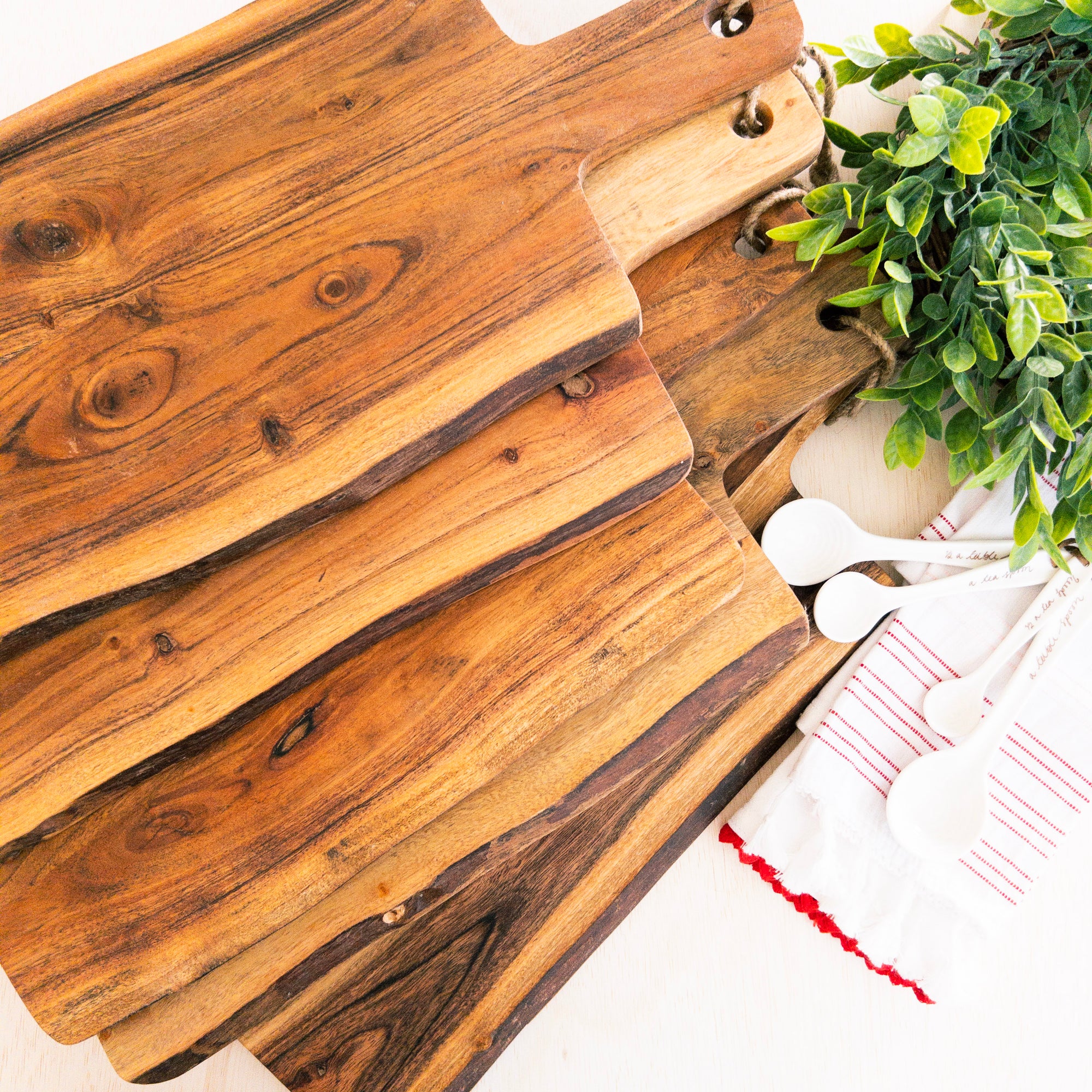 Live-edge Acasia Cutting Boards